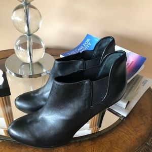 Guess Black leather boots